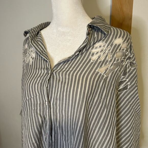 Maeve Anthropologie gray & white striped oversize button down shirt size XS/S - Picture 4 of 13